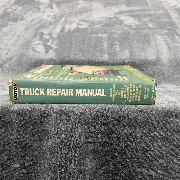 Motor Truck Repair Manual 33rd Edition 1970-1980 Hearst Books 4 Wheel Drive - Picture 5 of 14